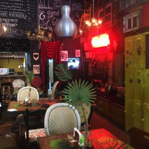 HHübsche Bar in Santa Teresa